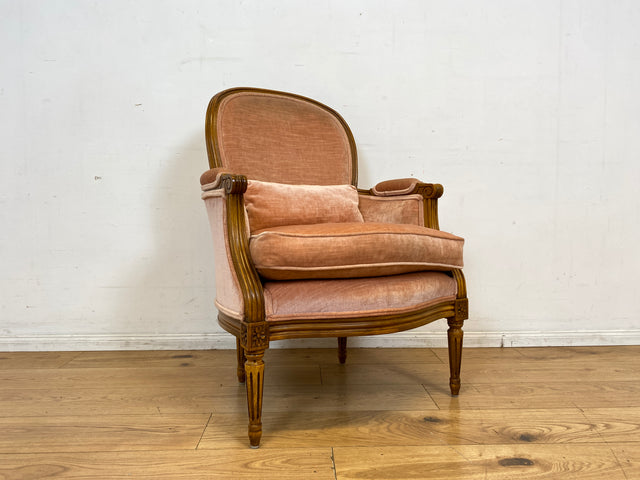 Eleganter, gemütlicher und sehr gut erhaltener Vintage Sessel in antikem Stil mit handverziertem Holzrahmen und altrosa Bezug I Lesesessel Salonsessel Stuhl Stilmöbel I