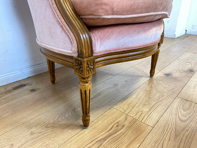 Eleganter, gemütlicher und sehr gut erhaltener Vintage Sessel in antikem Stil mit handverziertem Holzrahmen und altrosa Bezug I Lesesessel Salonsessel Stuhl Stilmöbel I