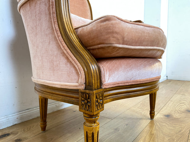 Eleganter, gemütlicher und sehr gut erhaltener Vintage Sessel in antikem Stil mit handverziertem Holzrahmen und altrosa Bezug I Lesesessel Salonsessel Stuhl Stilmöbel I