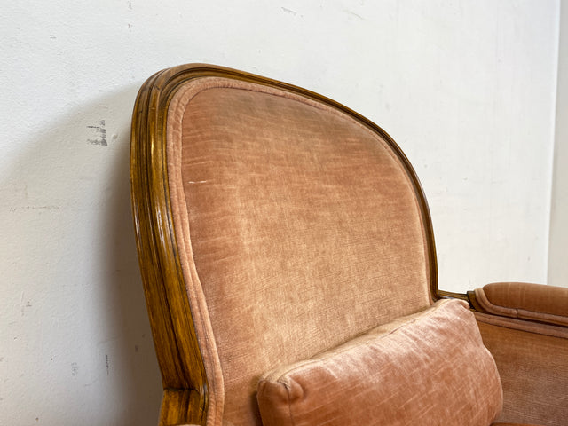 Eleganter, gemütlicher und sehr gut erhaltener Vintage Sessel in antikem Stil mit handverziertem Holzrahmen und altrosa Bezug I Lesesessel Salonsessel Stuhl Stilmöbel I