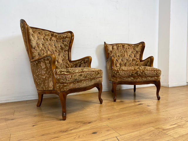 Wunderschöner Chippendale Sessel mit handverziertem Holzrahmen, samtartigem Altrosa Brokat Bezug & Federkern I Lesesessel Ohrensessel Sitzgarnitur Barock Vintage Stilmöbel I
