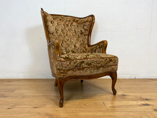 Wunderschöner Chippendale Sessel mit handverziertem Holzrahmen, samtartigem Altrosa Brokat Bezug & Federkern I Lesesessel Ohrensessel Sitzgarnitur Barock Vintage Stilmöbel I