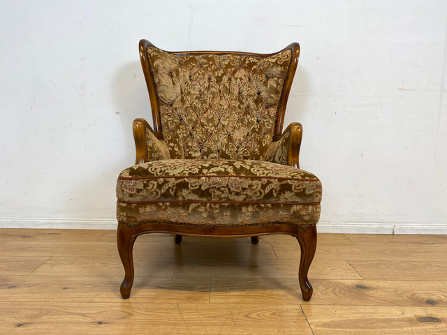 Wunderschöner Chippendale Sessel mit handverziertem Holzrahmen, samtartigem Altrosa Brokat Bezug & Federkern I Lesesessel Ohrensessel Sitzgarnitur Barock Vintage Stilmöbel I
