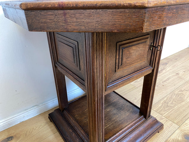 WMK I Hochwertiger achteckiger antiker Beistelltisch aus Eichenholz mit Marmor Platte und großem Fach I Marmortisch Salontisch Rauchertisch Zigarrentisch Spieltisch Säule Art Deco Jugendstil Vintage