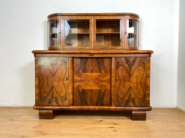 WMK # Imposante antike Anrichte aus vollem Holz in Nussbaum mit Aufsatz Vitrine und Schubladen # Büfett Buffet Küchenanrichte Geschirrschrank Küchenschrank Küchenbuffet Art Deco Vintage Berlin München