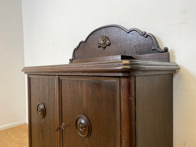 WMK I Wunderschöne kleine antike Anrichte aus vollem Holz mit handverziertem Aufsatz I Schrank Kommode Sideboard Büfett Buffet Kredenz Gründerzeit Jugendstil Vintage Berlin Brandenburg Regensburg