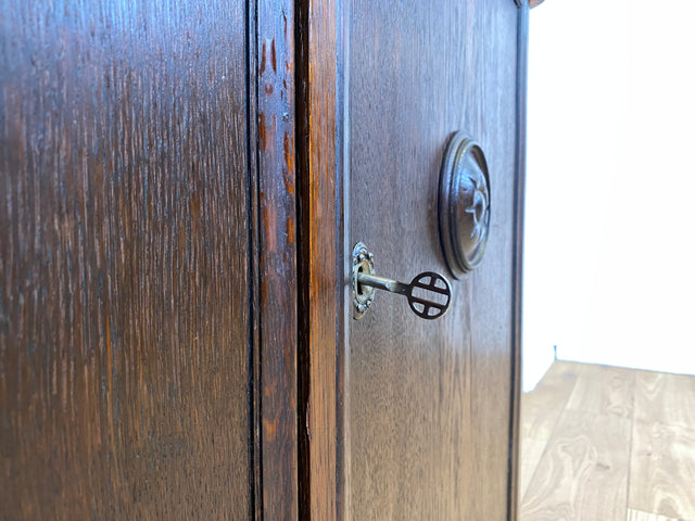 WMK I Wunderschöne kleine antike Anrichte aus vollem Holz mit handverziertem Aufsatz I Schrank Kommode Sideboard Büfett Buffet Kredenz Gründerzeit Jugendstil Vintage Berlin Brandenburg Regensburg