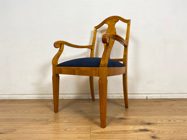 WMK Set aus 4 eleganten und sehr gut erhaltenen antiken Esszimmerstühlen mit edlem Holzrahmen und hochwertigem neuen Bezug # Stühle Stuhl Küchenstühle Salonstühle Chair Biedermeier Vintage # Setpreis