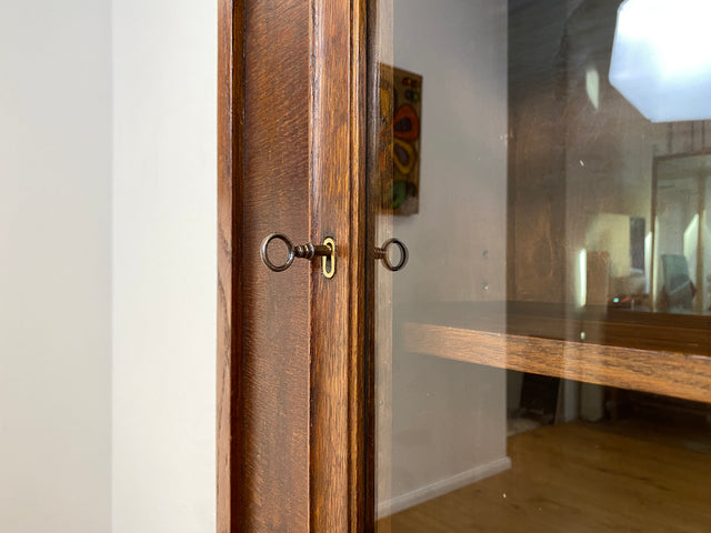 WMK I Schöne und gut erhaltene antike Vitrine aus vollem Holz mit verstell. Regalböden I Büchervitrine Bücherschrank Schrank Bücherregal Regal Geschirrschrank Highboard Art Deco Vintage Berlin Leipzig
