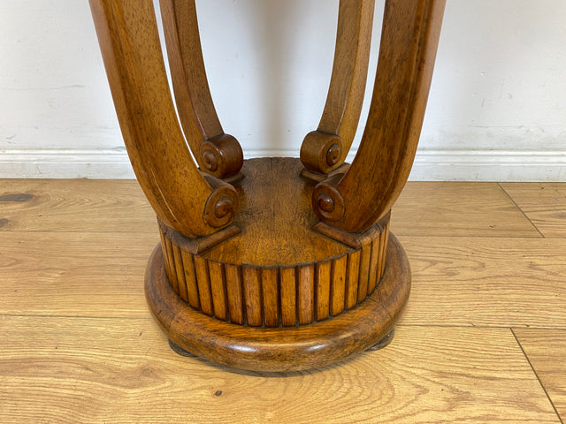 WMK # Sehr eleganter und gut erhaltener antiker Beistelltisch aus vollem Holz mit Schublade und handverziertem Fuß # Tisch Nähtisch Nähkommode Flurkommode Ablage Säule Telefontisch Jugendstil Vintage