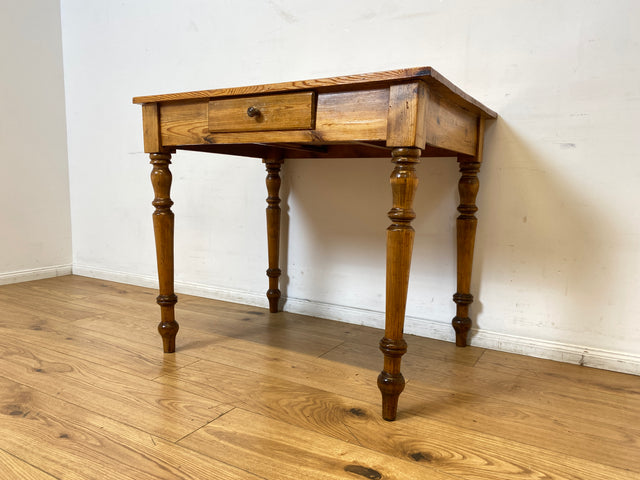 WMK I Wunderschöner kleiner antiker Esstisch aus vollem Holz mit gedrechselten Säulenfüßen und Schublade I Tisch Holztisch Küchentisch Dining Table Weichholz Biedermeier Vintage I Berlin Hamburg Köln