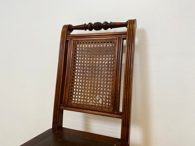 WMK Vornehmer & filigraner antiker Esszimmerstuhl mit feinem, jedoch etwas beschädigtem Wiener Geflecht # Stuhl Küchenstuhl Holzstuhl Kaffeehaus Dining Chair Herrendiener Garderobe Jugendstil Vintage