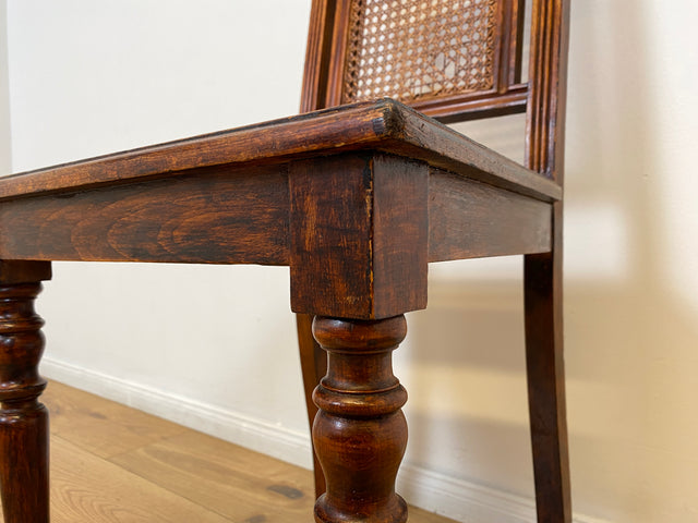 WMK Vornehmer & filigraner antiker Esszimmerstuhl mit feinem, jedoch etwas beschädigtem Wiener Geflecht # Stuhl Küchenstuhl Holzstuhl Kaffeehaus Dining Chair Herrendiener Garderobe Jugendstil Vintage