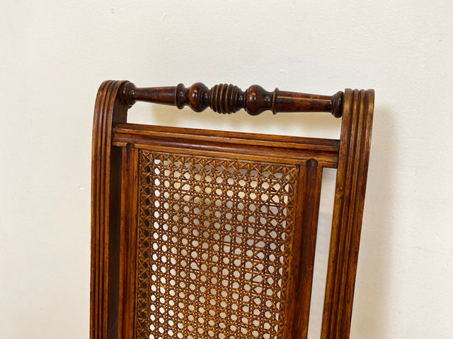 WMK Vornehmer & filigraner antiker Esszimmerstuhl mit feinem, jedoch etwas beschädigtem Wiener Geflecht # Stuhl Küchenstuhl Holzstuhl Kaffeehaus Dining Chair Herrendiener Garderobe Jugendstil Vintage