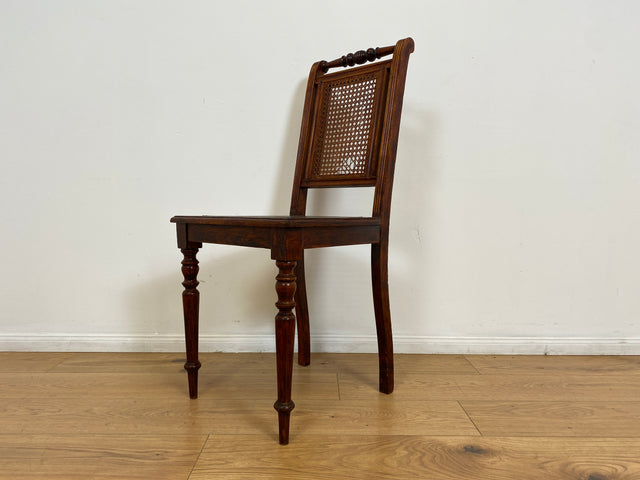 WMK Vornehmer & filigraner antiker Esszimmerstuhl mit feinem, jedoch etwas beschädigtem Wiener Geflecht # Stuhl Küchenstuhl Holzstuhl Kaffeehaus Dining Chair Herrendiener Garderobe Jugendstil Vintage