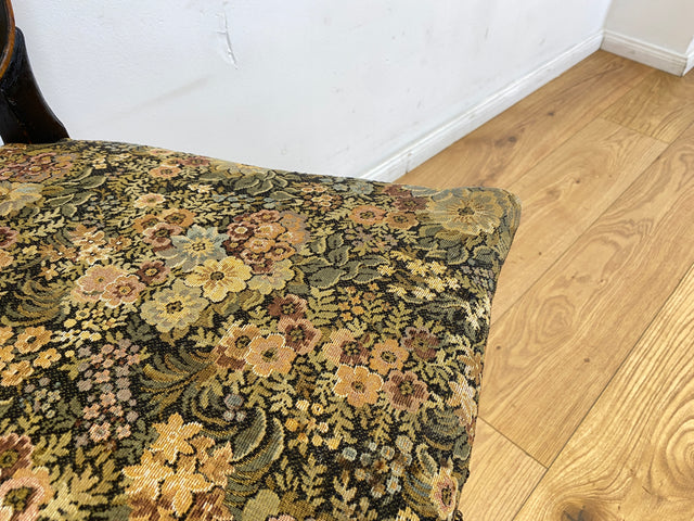 WMK I Wunderschöner, bequemer und gut erhaltener antiker Esszimmerstuhl mit floralem Bezug und schwarzem handverziertem Holzrahmen I Stuhl Holzstuhl Küchenstuhl Chair Jugendstil Vintage Berlin Dresden