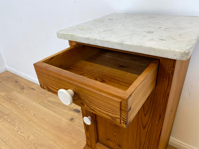 WMK Schöner großer antiker Nachttisch aus Dänemark, Vollholz, mit Marmor Auflage & Schublade # Nachtschrank Nachtkommode Beistelltisch Marmorkommode Flurkommode Ablage Weichholz Jugendstil Vintage