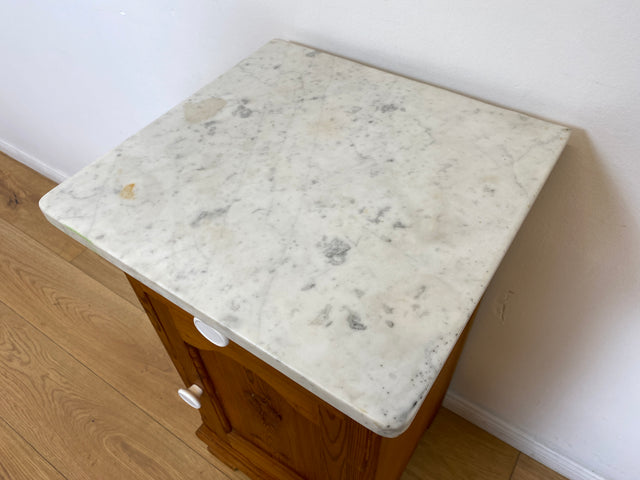 WMK Schöner großer antiker Nachttisch aus Dänemark, Vollholz, mit Marmor Auflage & Schublade # Nachtschrank Nachtkommode Beistelltisch Marmorkommode Flurkommode Ablage Weichholz Jugendstil Vintage