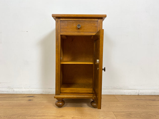 WMK I Großer nordischer antiker Nachttisch , Vollholz, mit Schublade und Messinggriffen I Nachtschrank Nachtschränkchen Nachtkommode Kommode Beistelltisch Jugendstil Vintage Berlin Bayern Chemnitz