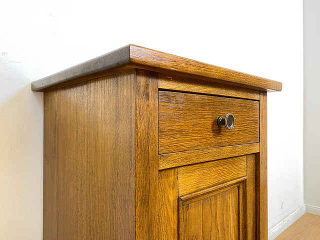 WMK I Großer nordischer antiker Nachttisch , Vollholz, mit Schublade und Messinggriffen I Nachtschrank Nachtschränkchen Nachtkommode Kommode Beistelltisch Jugendstil Vintage Berlin Bayern Chemnitz