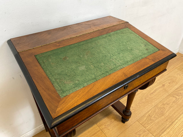 WMK I Vornehmer antiker Schreibpult mit handverzierten Volutenstützen und aufklapp. Fach I Konsolentisch Schreibtisch Kommode Konsole Sekretär Gründerzeit Biedermeier Vintage Berlin Bremen Heidelberg