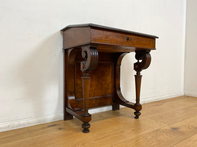 WMK I Vornehmer antiker Schreibpult mit handverzierten Volutenstützen und aufklapp. Fach I Konsolentisch Schreibtisch Kommode Konsole Sekretär Gründerzeit Biedermeier Vintage Berlin Bremen Heidelberg