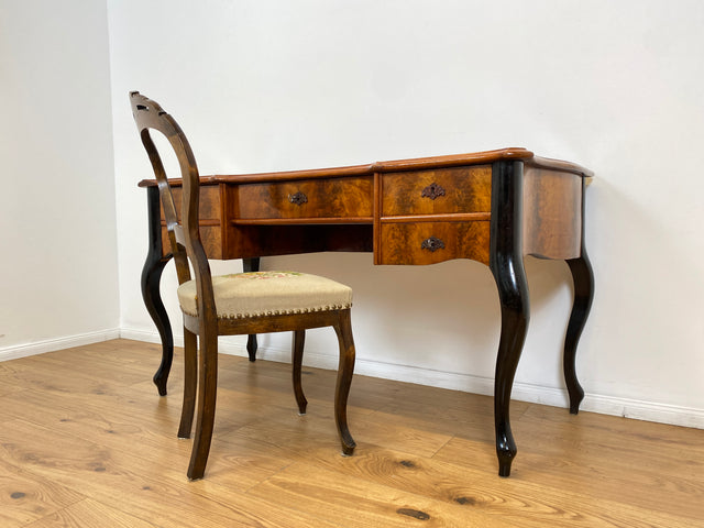 WMK # Edler antiker Schreibtisch , freistehend, mit eleganten Füßen und Schreibunterlage aus Leder #  Bureau Plat Lady Sekretär Bürotisch Arbeitstisch Writing Desk Louis Philippe Barock Rokoko Vintage