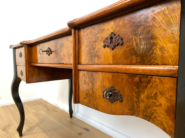 WMK # Edler antiker Schreibtisch , freistehend, mit eleganten Füßen und Schreibunterlage aus Leder #  Bureau Plat Lady Sekretär Bürotisch Arbeitstisch Writing Desk Louis Philippe Barock Rokoko Vintage