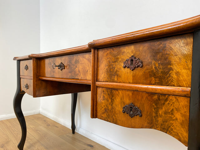 WMK # Edler antiker Schreibtisch , freistehend, mit eleganten Füßen und Schreibunterlage aus Leder #  Bureau Plat Lady Sekretär Bürotisch Arbeitstisch Writing Desk Louis Philippe Barock Rokoko Vintage