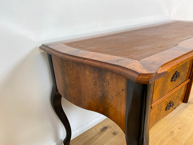 WMK # Edler antiker Schreibtisch , freistehend, mit eleganten Füßen und Schreibunterlage aus Leder #  Bureau Plat Lady Sekretär Bürotisch Arbeitstisch Writing Desk Louis Philippe Barock Rokoko Vintage