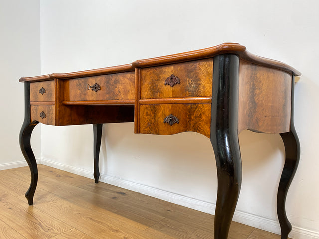 WMK # Edler antiker Schreibtisch , freistehend, mit eleganten Füßen und Schreibunterlage aus Leder #  Bureau Plat Lady Sekretär Bürotisch Arbeitstisch Writing Desk Louis Philippe Barock Rokoko Vintage