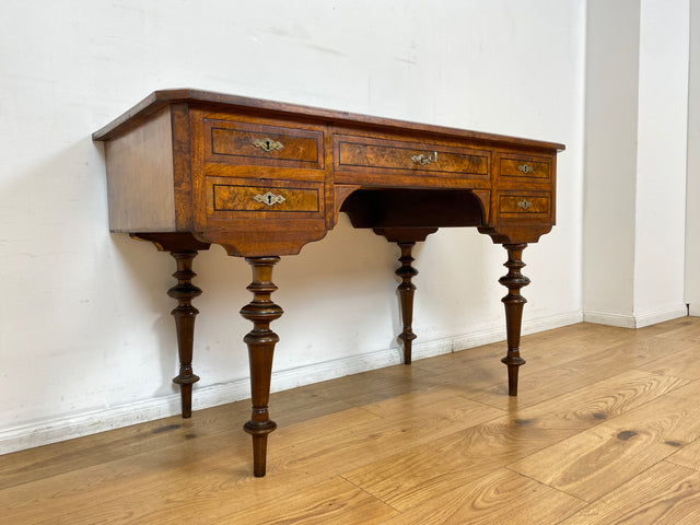 WMK I Eleganter antiker Schreibtisch in wunderschönem Nussbaum Wurzelholz mit edlem Messingbeschlag, um 1880 I Sekretär Damensekretär Konsole Lady Desk Gründerzeit Vintage Berlin Dresden München