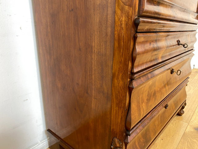WMK I Wunderschöner antiker Sekretär , Vollholz in Nussbaum , mit Schubladen und stabiler Schreibklappe, um 1860 I Schrank Schreibschrank Highboard Kommode Desk Biedermeier Vintage Berlin Dresden Bonn