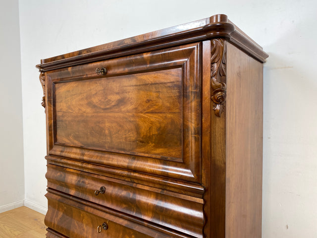 WMK I Wunderschöner antiker Sekretär , Vollholz in Nussbaum , mit Schubladen und stabiler Schreibklappe, um 1860 I Schrank Schreibschrank Highboard Kommode Desk Biedermeier Vintage Berlin Dresden Bonn