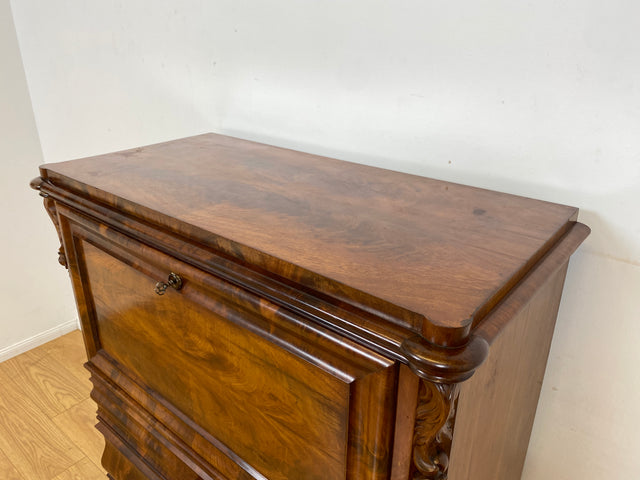 WMK I Wunderschöner antiker Sekretär , Vollholz in Nussbaum , mit Schubladen und stabiler Schreibklappe, um 1860 I Schrank Schreibschrank Highboard Kommode Desk Biedermeier Vintage Berlin Dresden Bonn