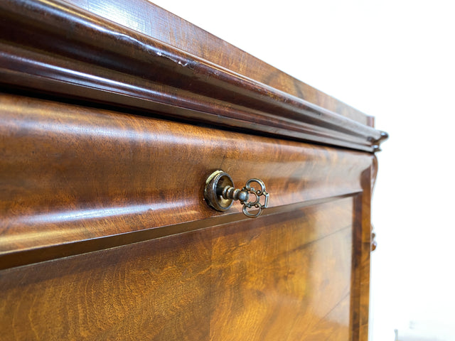 WMK I Wunderschöner antiker Sekretär , Vollholz in Nussbaum , mit Schubladen und stabiler Schreibklappe, um 1860 I Schrank Schreibschrank Highboard Kommode Desk Biedermeier Vintage Berlin Dresden Bonn