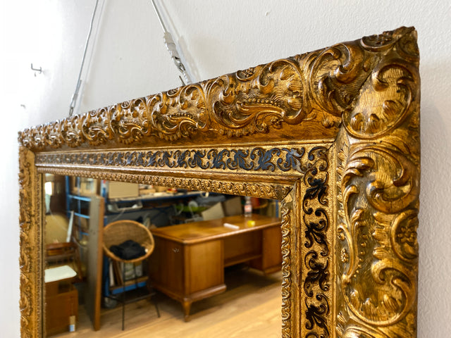 WMK I Wunderschöner antiker Spiegel mit prunkvollem Goldrahmen aus Holz & Gibs mit Akanthusornament, um 1900 I Spiegel Goldspiegel Garderobe Flur Bad Gilded Mirror Barock Rokoko Vintage Berlin Aachen