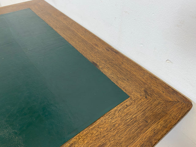 WMK I Einzigartiger antiker Spieltisch aus Eiche mit Spielefach, Getränkehaltern & Leder Einlage, um 1920 I Kartentisch Pokertisch Holztisch Küchentisch Tisch Schachtisch Jugendstil Art Deco Vintage