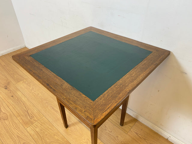 WMK I Einzigartiger antiker Spieltisch aus Eiche mit Spielefach, Getränkehaltern & Leder Einlage, um 1920 I Kartentisch Pokertisch Holztisch Küchentisch Tisch Schachtisch Jugendstil Art Deco Vintage