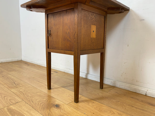 WMK I Einzigartiger antiker Spieltisch aus Eiche mit Spielefach, Getränkehaltern & Leder Einlage, um 1920 I Kartentisch Pokertisch Holztisch Küchentisch Tisch Schachtisch Jugendstil Art Deco Vintage