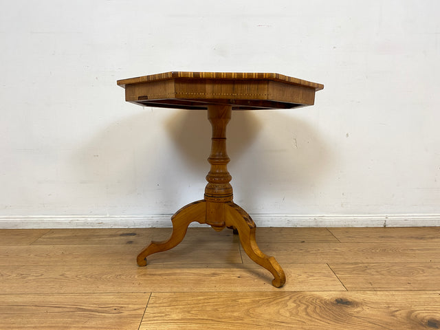 WMK I Eleganter antiker italienischer Sorrento Tisch I 1880-1900 I aufwendige Intarsien mit Sternrosette I gedrechselte Dreifuß Säule