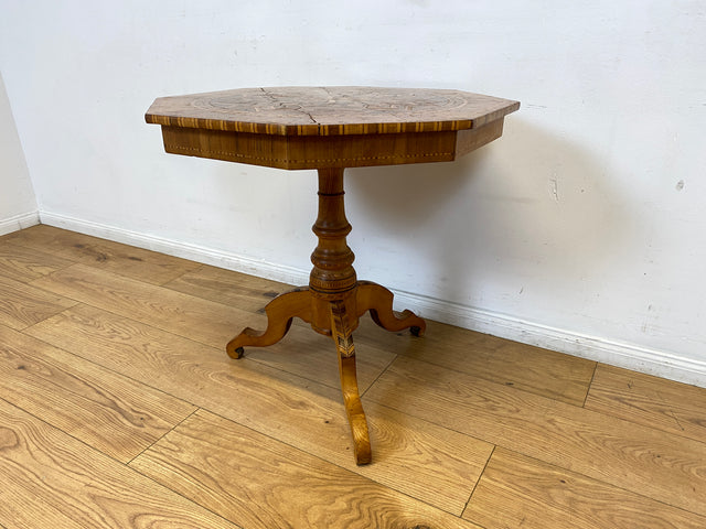 WMK I Eleganter antiker italienischer Sorrento Tisch I 1880-1900 I aufwendige Intarsien mit Sternrosette I gedrechselte Dreifuß Säule