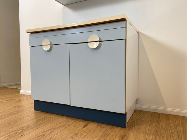 WMK # Kultige blaue Space Age Küchenzeile aus 1976 m. Hängeschrank, ausziehbarer Platte & Schütten # Küchenbüfett kleine Küche Küchenschrank Küchenhängeschrank Küchenanrichte Kredenz Retro Vintage DDR
