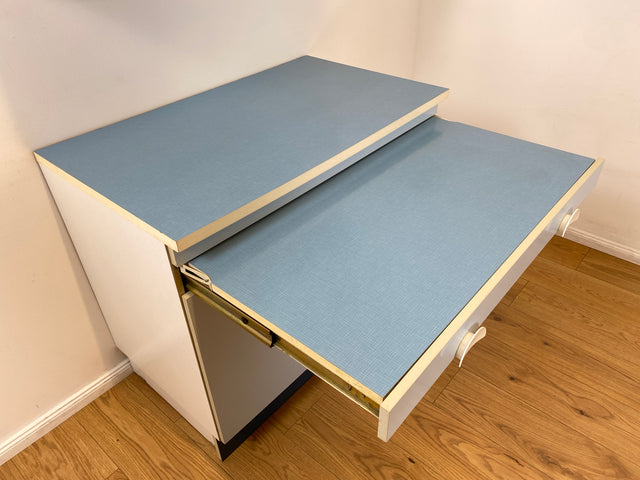 WMK # Kultige blaue Space Age Küchenzeile aus 1976 m. Hängeschrank, ausziehbarer Platte & Schütten # Küchenbüfett kleine Küche Küchenschrank Küchenhängeschrank Küchenanrichte Kredenz Retro Vintage DDR