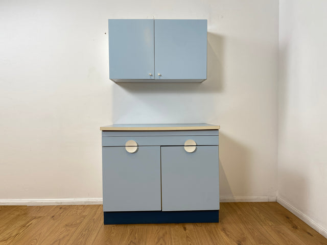 WMK # Kultige blaue Space Age Küchenzeile aus 1976 m. Hängeschrank, ausziehbarer Platte & Schütten # Küchenbüfett kleine Küche Küchenschrank Küchenhängeschrank Küchenanrichte Kredenz Retro Vintage DDR