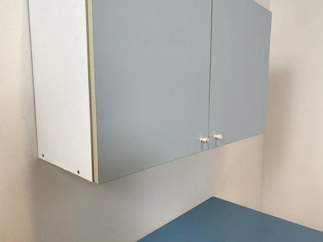 WMK # Kultige blaue Space Age Küchenzeile aus 1976 m. Hängeschrank, ausziehbarer Platte & Schütten # Küchenbüfett kleine Küche Küchenschrank Küchenhängeschrank Küchenanrichte Kredenz Retro Vintage DDR