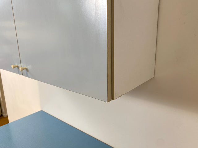 WMK # Kultige blaue Space Age Küchenzeile aus 1976 m. Hängeschrank, ausziehbarer Platte & Schütten # Küchenbüfett kleine Küche Küchenschrank Küchenhängeschrank Küchenanrichte Kredenz Retro Vintage DDR