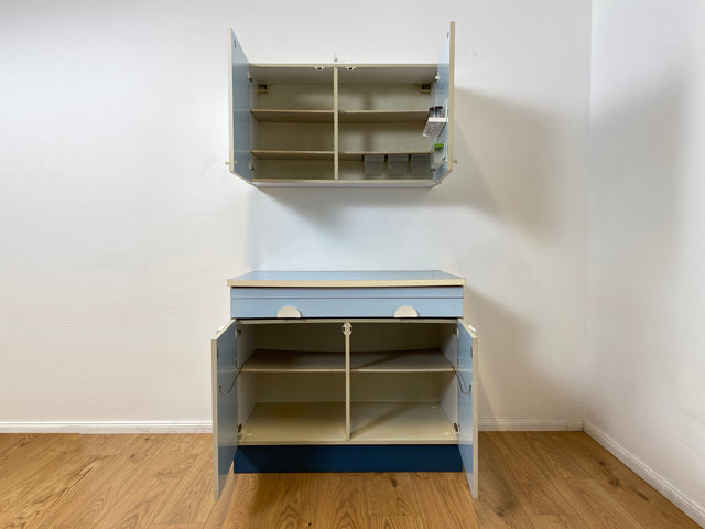 WMK # Kultige blaue Space Age Küchenzeile aus 1976 m. Hängeschrank, ausziehbarer Platte & Schütten # Küchenbüfett kleine Küche Küchenschrank Küchenhängeschrank Küchenanrichte Kredenz Retro Vintage DDR