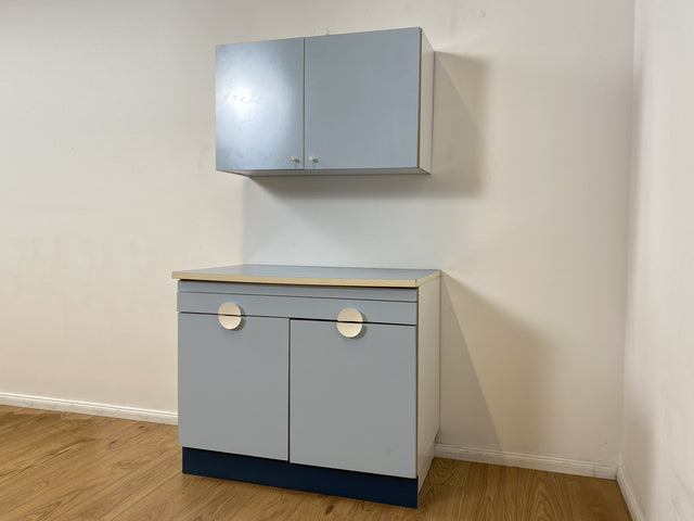 WMK # Kultige blaue Space Age Küchenzeile aus 1976 m. Hängeschrank, ausziehbarer Platte & Schütten # Küchenbüfett kleine Küche Küchenschrank Küchenhängeschrank Küchenanrichte Kredenz Retro Vintage DDR