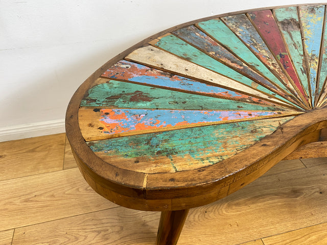 Boatwood by WMK I Einzigartiger bunter Nierentisch aus altem Bootsholz I ein handmade Unikat aus massivem Teakholz in Originalfarben I Couchtisch Wohnzimmertisch Coffee Table Berlin Hamburg Duisburg